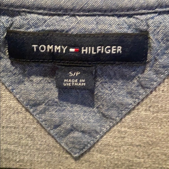 Tommy Hilfiger - Picture 2 of 4